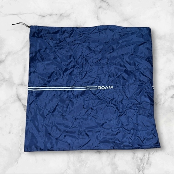 Roam Expandable Large Carry-On Luggage Suitcase - Picture 6 of 7